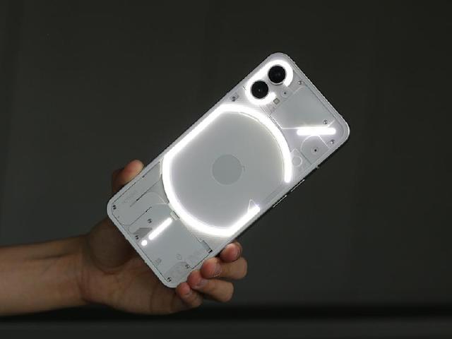 台灣大哥大攜手Nothing 推出手機與耳機組合0元專案價