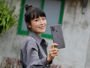 3D水波紋背蓋、4G入門手機 Nokia C31開箱