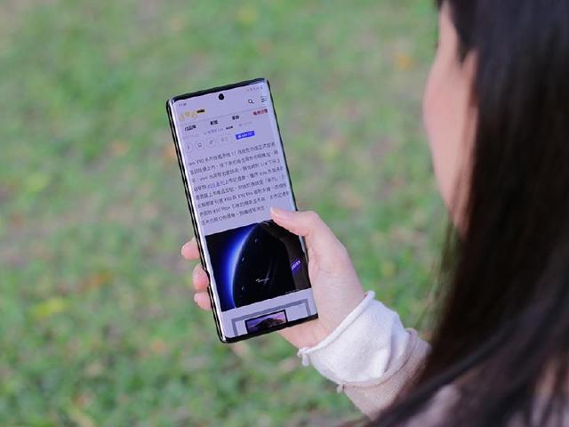 長時間看手機藍光恐傷眼？你應該這樣保護眼睛