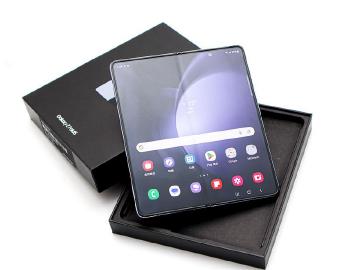 全新Flex轉軸、機身更輕薄！三星Galaxy Z Fold5摺疊手機開箱