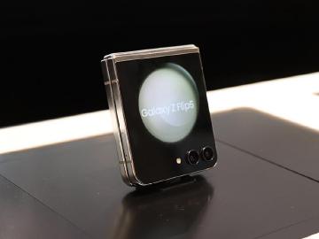 三星摺疊機預購開紅盤 Z Flip5官方商城才剛開賣就創2倍以上成長
