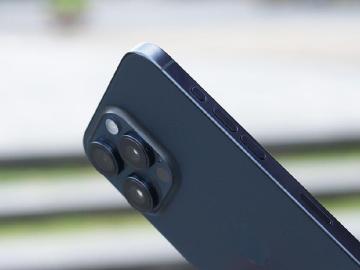鈦金屬的iPhone 15 Pro要如何清潔保養?蘋果建議你這樣做