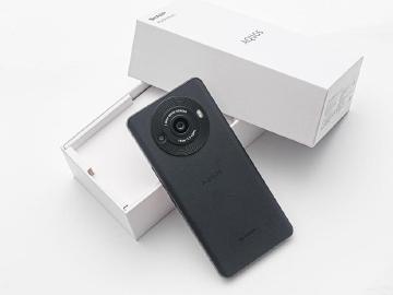 一吋感光元件規格的夏普手機 SHARP AQUOS R8s pro開箱