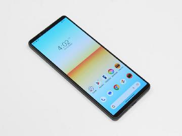 跳過挖孔與水滴!Sony手機傳2025年導入螢幕下鏡頭