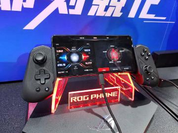 ROG手機搖桿Tessen Mobile Controller電玩展動手玩