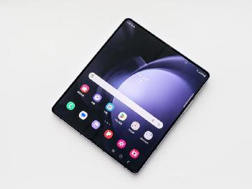 設計將調整？SAMSUNG Z Fold6傳外型更方正、內頁螢幕變寬