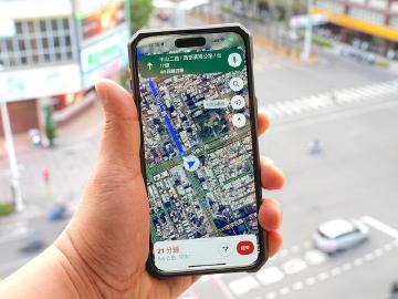 Google地圖導航會報路名了！再也不用聽方位來行駛