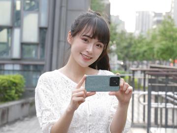 小米14開箱 6.36吋緊緻旗艦手機、徠卡三鏡頭