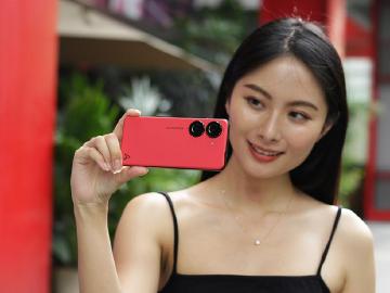 華碩小尺寸旗艦手機哪裡買便宜？Zenfone 10通路最低價格整理(2024.5)