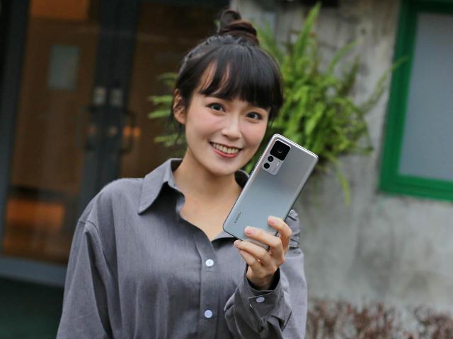 小米12系列換電池、維修螢幕要多少錢？通路維修價格整理(2024.6)