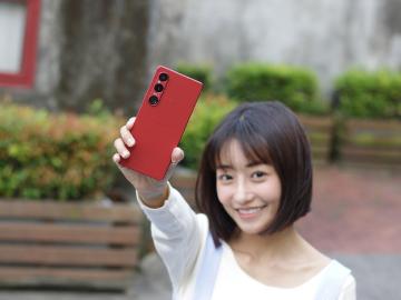 賣完就沒！Sony Xperia 1 VI限量緋紅新色 512GB最後一批到貨抵台