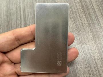 iPhone 16電池翻拍照疑洩 改用金屬外殼且電量增加