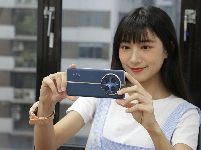 不用花大錢也能有120倍變焦鏡頭！realme 12 Pro+ 5G通路最低價格一次看(2024.6)