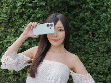 台灣首款高通S8s Gen 3上市手機 POCO F6開箱跑分實測