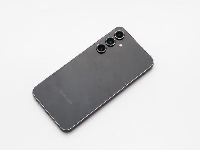 適合小資族入手的AI手機！三星S23 FE通路最低價格一次看(2024.6)