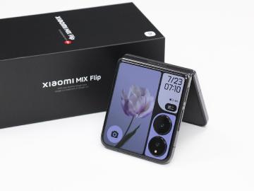 小米首款小摺疊手機好用嗎？Xiaomi MIX Flip開箱、規格及跑分一次看