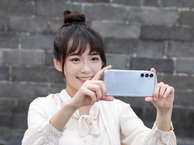 6千大電量手機長時間追直播也沒關係！三星M34 5G通路最低價格一次看(2024.8)