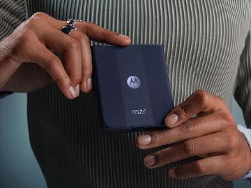 [SOGI調查報告]Moto razr 50 ULTRA能買嗎？近6成網友這樣說