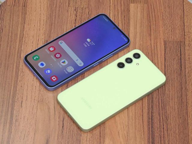 三星熱銷手機Galaxy A54現在只要8千預算就能入手！通路最低價格整理(2024.10)