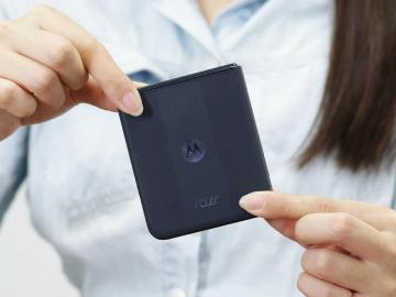 摩托羅拉razr 50 ULTRA上市半年入手好時機！moto小摺疊手機通路最低價格整理(2025.01)