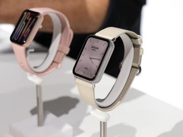 小米手環9 Pro乳酪白新配色採用皮革腕帶 台灣價格2千有找