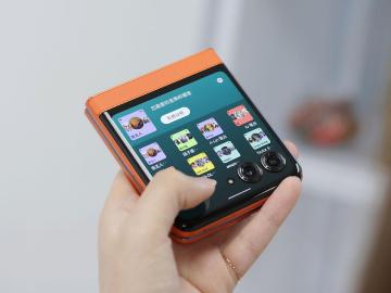 Motorola小摺疊手機現在入手好划算！razr 50通路最低價格一次看(2025.03)