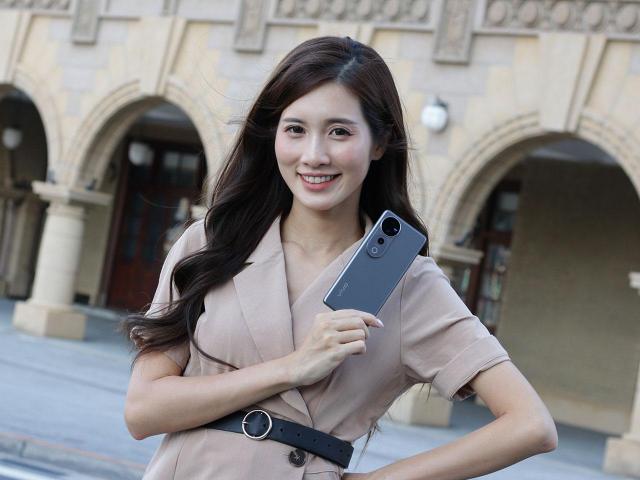 蔡司鏡頭、AI柔光環人像攝影旗艦！vivo V40 Pro通路價格最多現省7千4(2025.3)