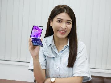 Motorola小摺疊手機現在買可省萬元！razr 50 ULTRA通路最低價格一次看(2025.4)