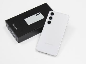 三星小尺寸AI旗艦手機現在入手省萬元!SAMSUNG S24通路最低價格整理(2025.4)