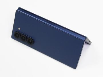 三星摺疊螢幕手機壞掉去哪修？Z Fold5、Z Flip5通路換電池與螢幕費用一次看(2025.4)