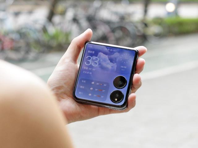現在買小米摺疊手機正便宜！Xiaomi MIX Flip徠卡雙鏡頭、高通S8 Gen3一次全滿足(2025.5)
