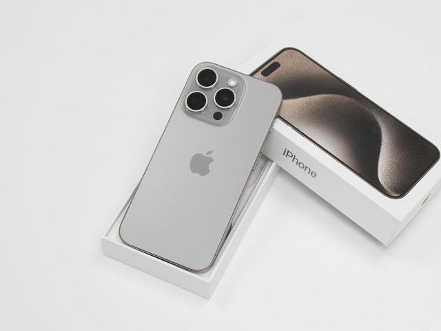受不了iPhone 17賣太貴?現在買iPhone 15真的超便宜!空機這裡買最划算(2025.10)