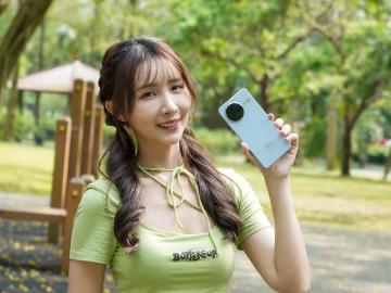 旗艦效能、AI智慧應用！POCO F7 Pro開箱跑分與拍照一次看