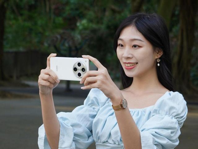 出門拍美照不用再帶厚重相機！OPPO Find X8 Pro通路價格最多省萬元(2025.6)