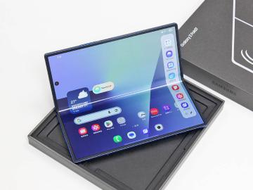 螢幕變大、機身設計更加輕薄!三星Galaxy Z Fold7大摺疊手機開箱體驗