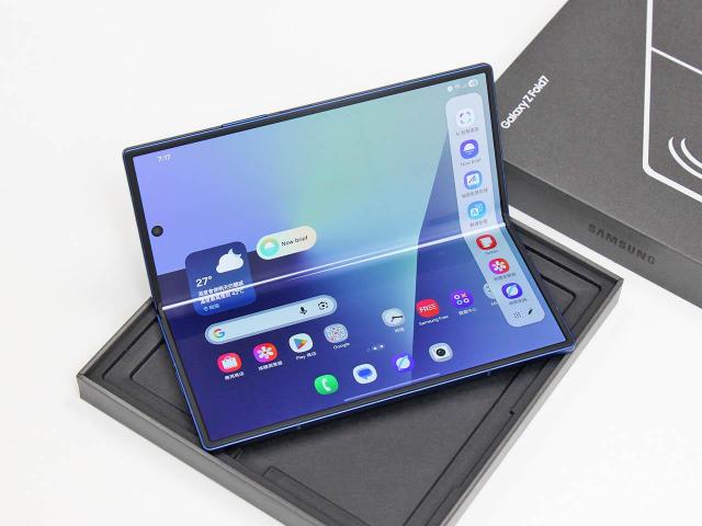 螢幕變大、機身設計更加輕薄！三星Galaxy Z Fold7大摺疊手機開箱體驗
