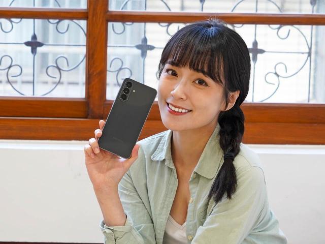 入門、中階與旗艦誰最夯？2025年6月台灣前20款熱銷手機一次看