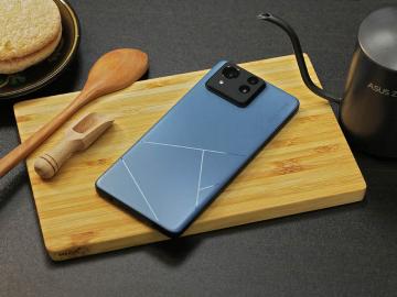 數位助理預設變為Gemini、新增AI功能!華碩Zenfone 11 Ultra釋出2025年7月安全性更新