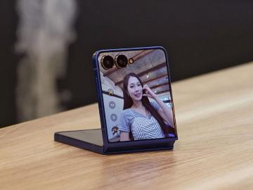 鏡頭規格不變、拍照表現有提升嗎？三星Z Flip7小摺疊手機相機實測