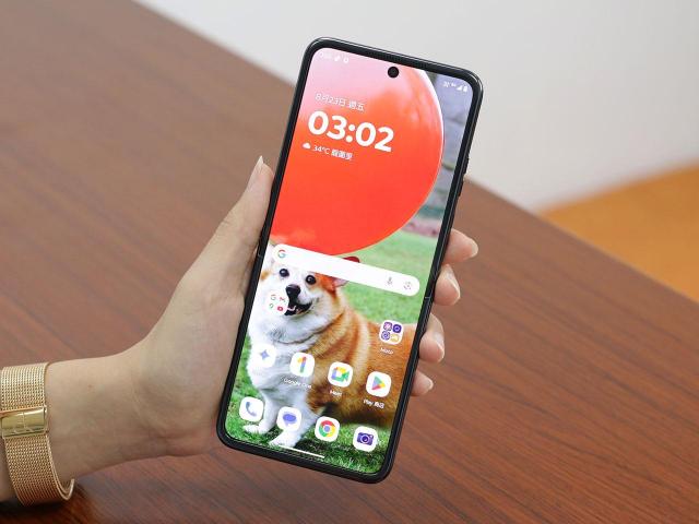 這款Motorola摺疊手機入手價超便宜 razr 50 ULTRA通路最低價格一次看(2025.9)