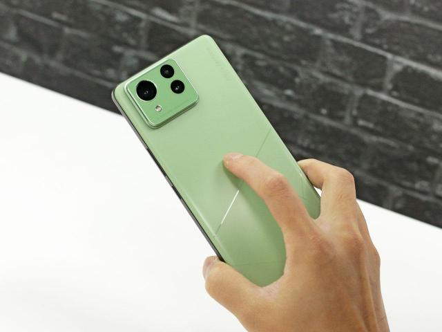 導入文件模式功能！華碩Zenfone 11 Ultra釋出2025年9月安全性更新