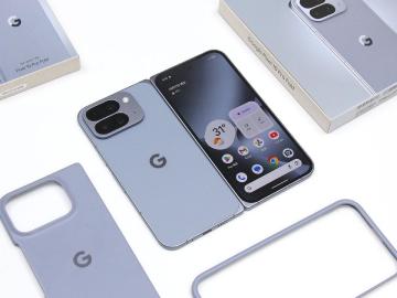 規格新增IP68防塵防水！Google摺疊手機Pixel 10 Pro Fold開箱與保護殼一次看