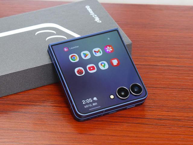 SAMSUNG小摺疊手機降價超有感!三星Z Flip7上市3個月通路最低價格一次看(2025.10)
