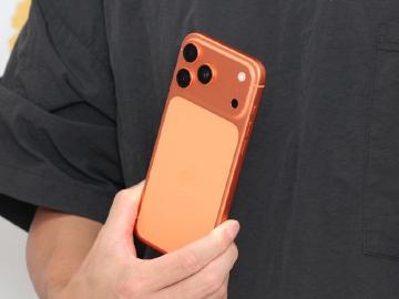 iPhone 17 Pro背蓋會退色?蘋果教你如何正確清潔不傷機