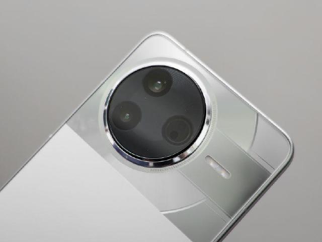 遊戲手機不用買到三萬元也行！POCO F7 Pro通路價格超便宜一樣很能打(2025.11)