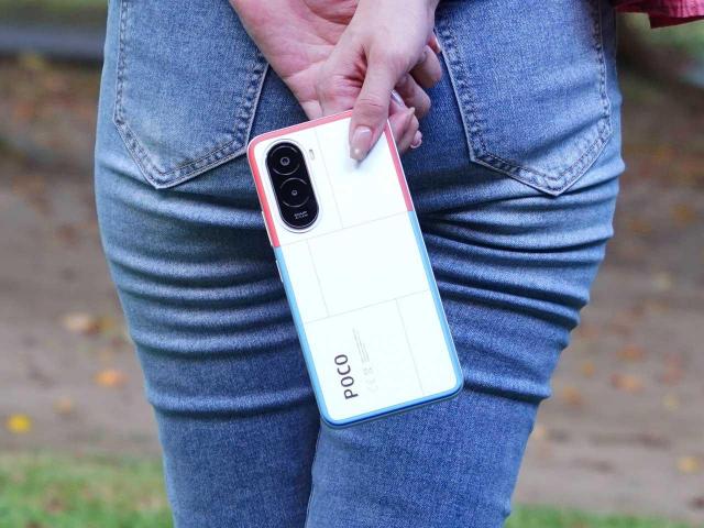 6.9吋大螢幕與7千大電量手機！POCO M7上市3個月通路最低價格一次看(2025.11)