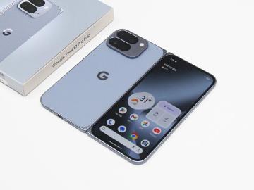 跨系統分享、AI自動修圖！Google摺疊手機Pixel 10 Pro Fold重點功能體驗