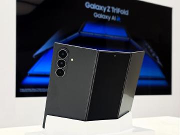 三星三摺疊手機Z TriFold韓國開賣！螢幕維修價格創新高