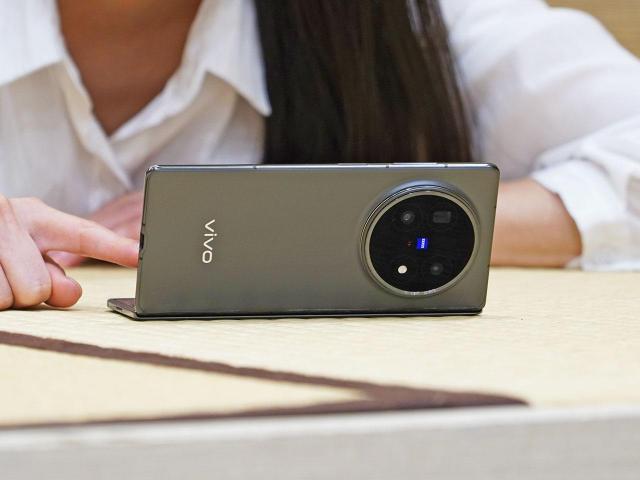 vivo摺疊手機現在買最便宜！X Fold5通路最低價格一次看(2026.3)