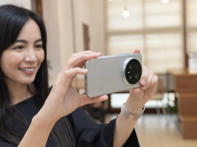 AI旗艦手機新選擇！榮耀HONOR Magic8 Pro開箱、規格與相機評測一次看